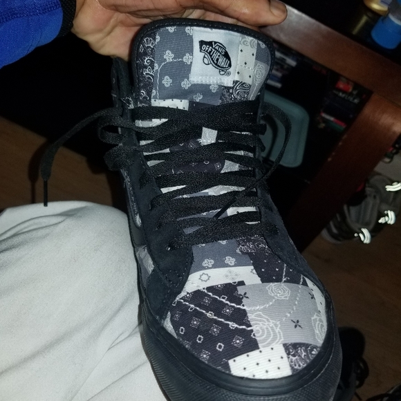 Size 10.5 vanguard custom vans blk with bandana paisley prints blk& gray mte#2 - Picture 2 of 7